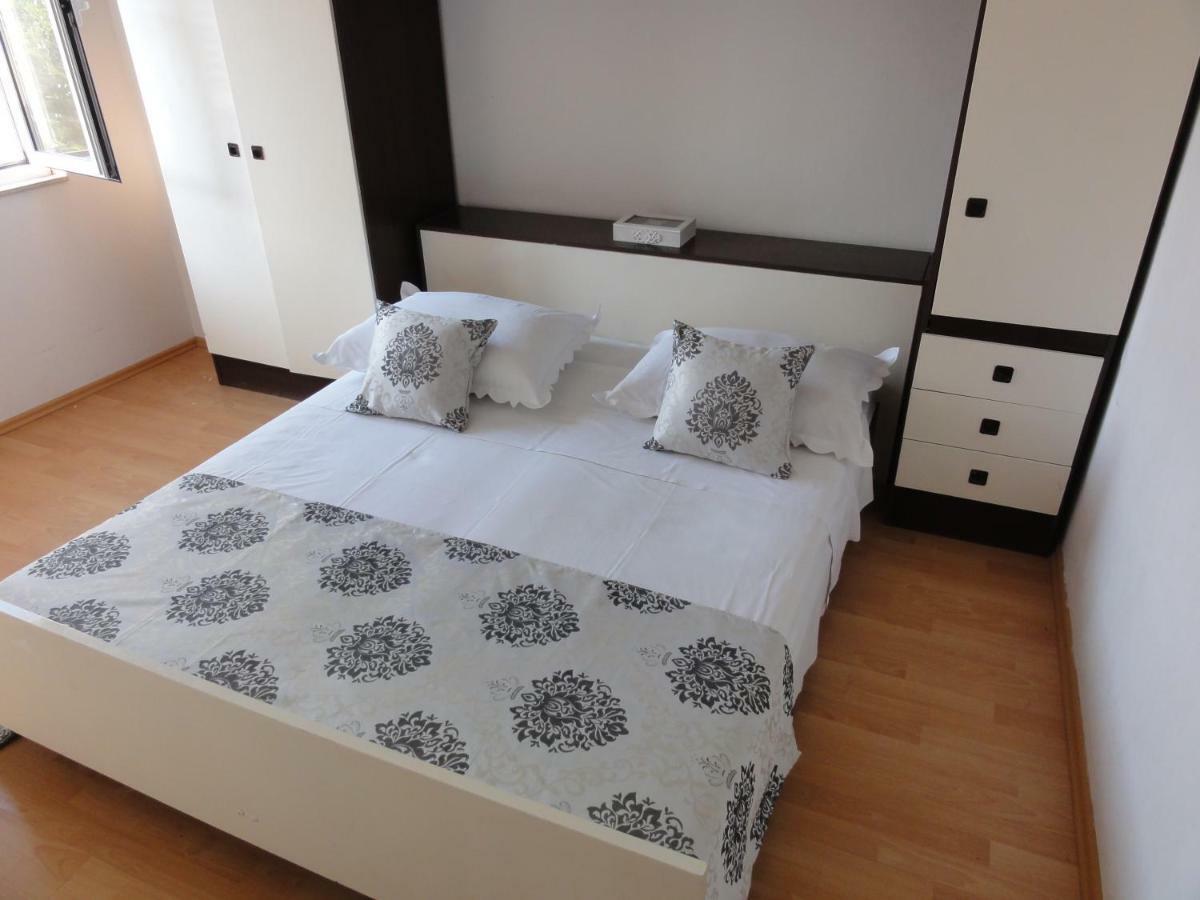 Apartmani Pavlovic Sucuraj Bagian luar foto